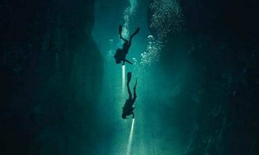 La casa de las profundidades (2021)