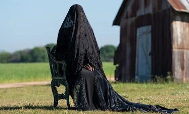 La mujer de las sombras (2025)